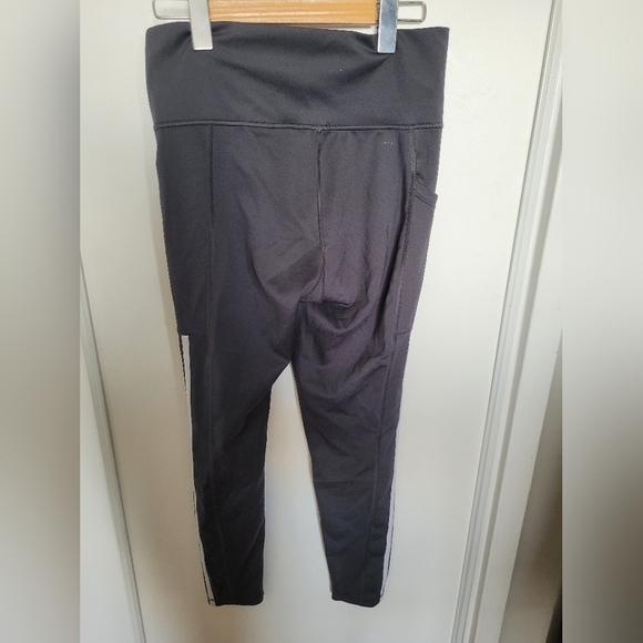 Black Adidas leggings size M, With pockets on the sides. - Picture 5 of 5